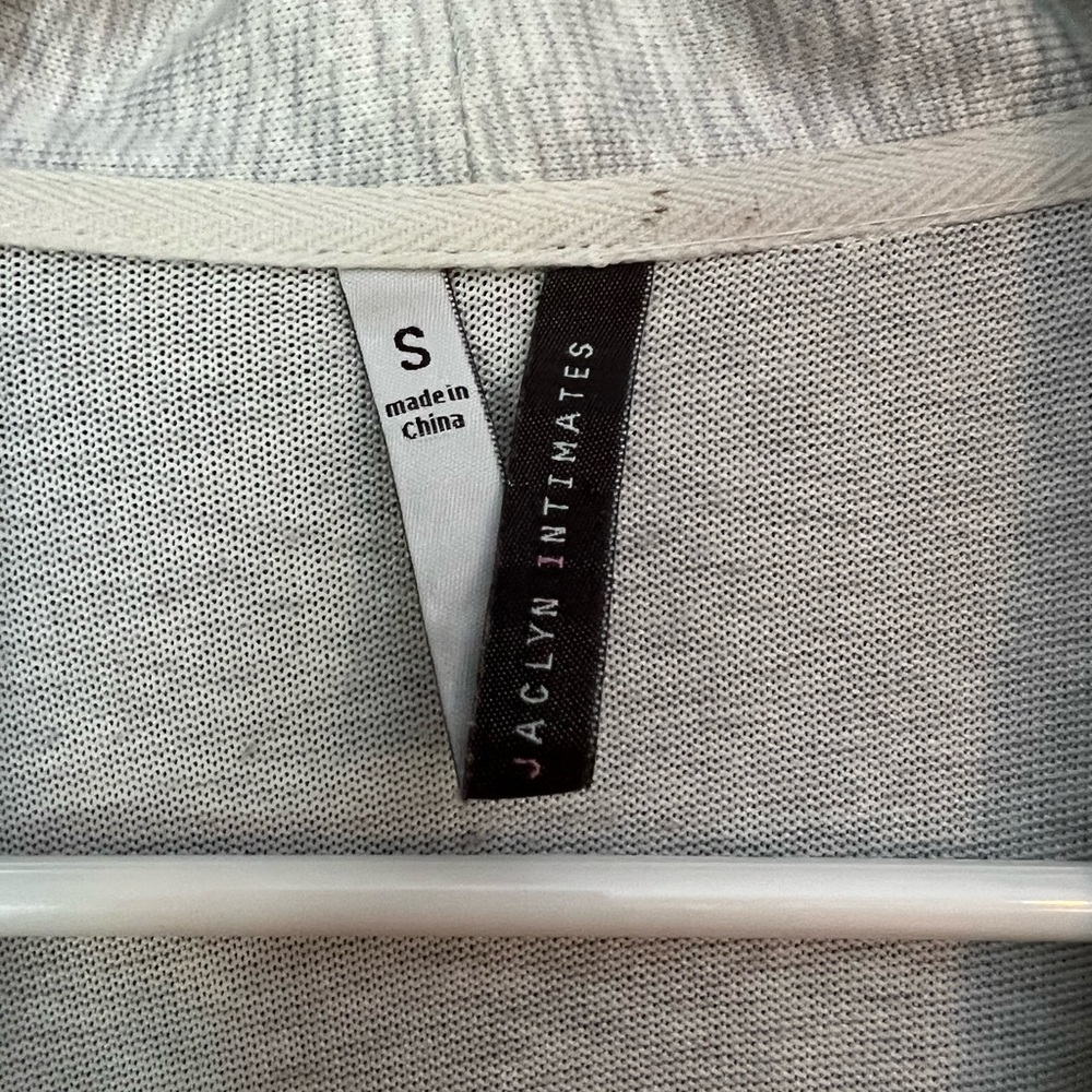 Jaclyn Intimates Grey Robe - size (S) - Picture 6 of 6